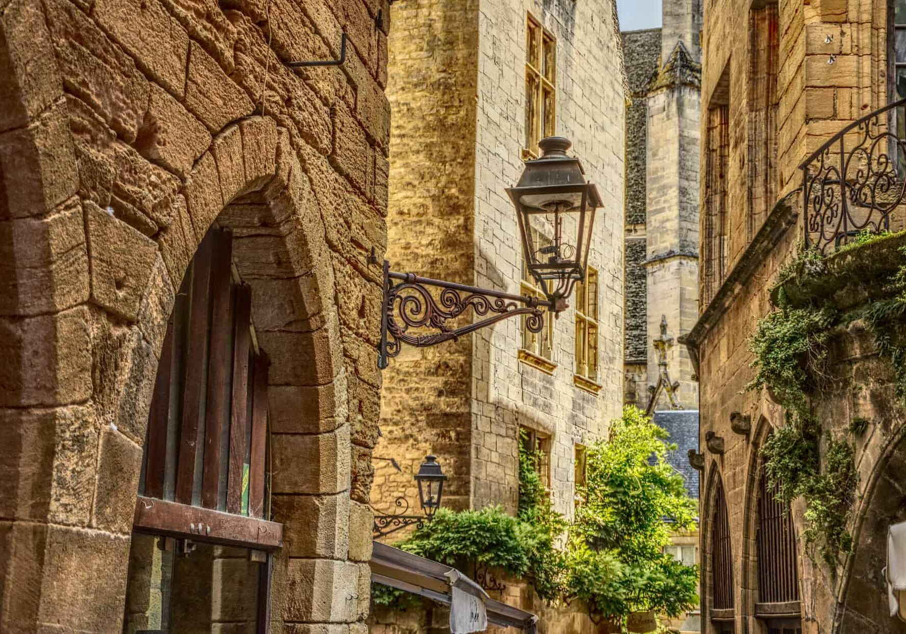 SARLAT 2